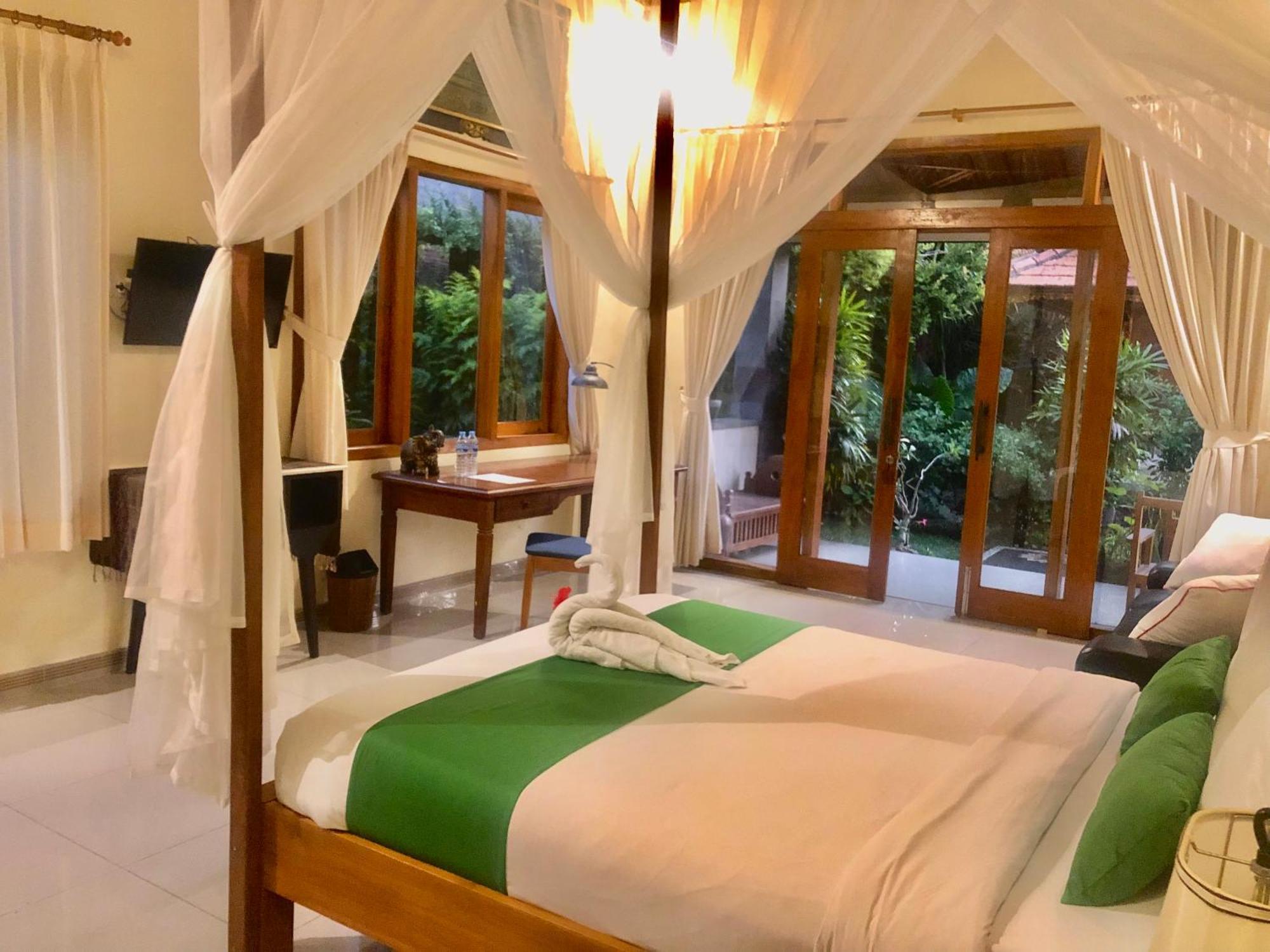 Graha Madesimon Hotel Ketewel Exterior photo