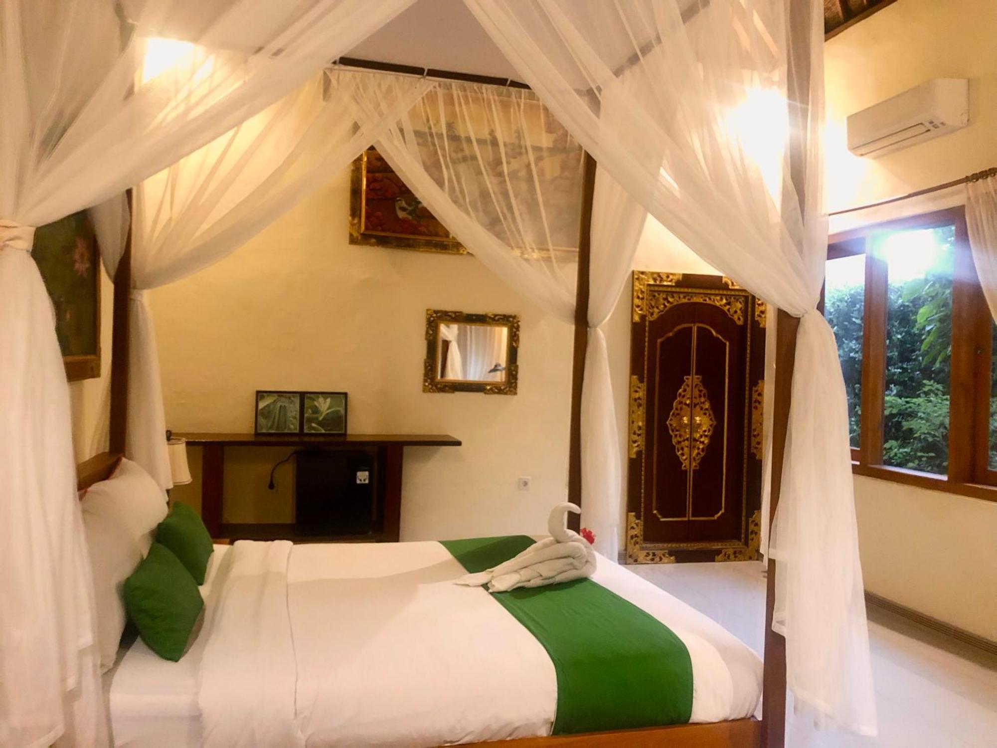 Graha Madesimon Hotel Ketewel Exterior photo