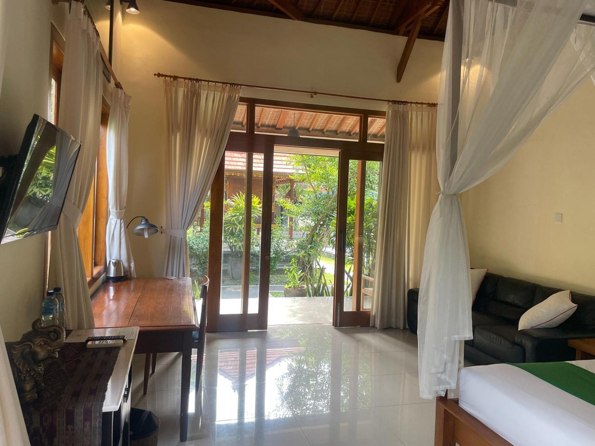 Graha Madesimon Hotel Ketewel Exterior photo