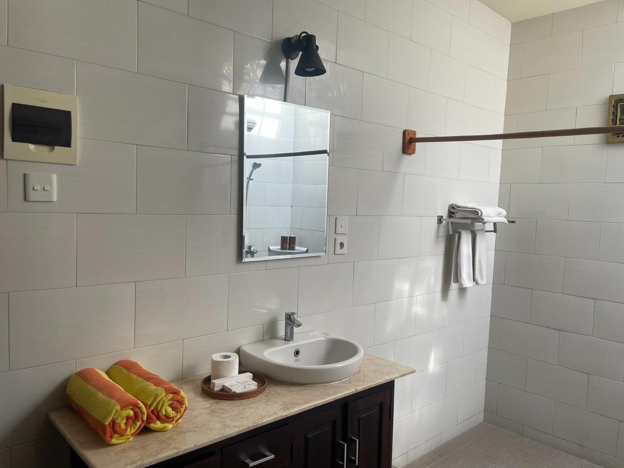 Graha Madesimon Hotel Ketewel Exterior photo