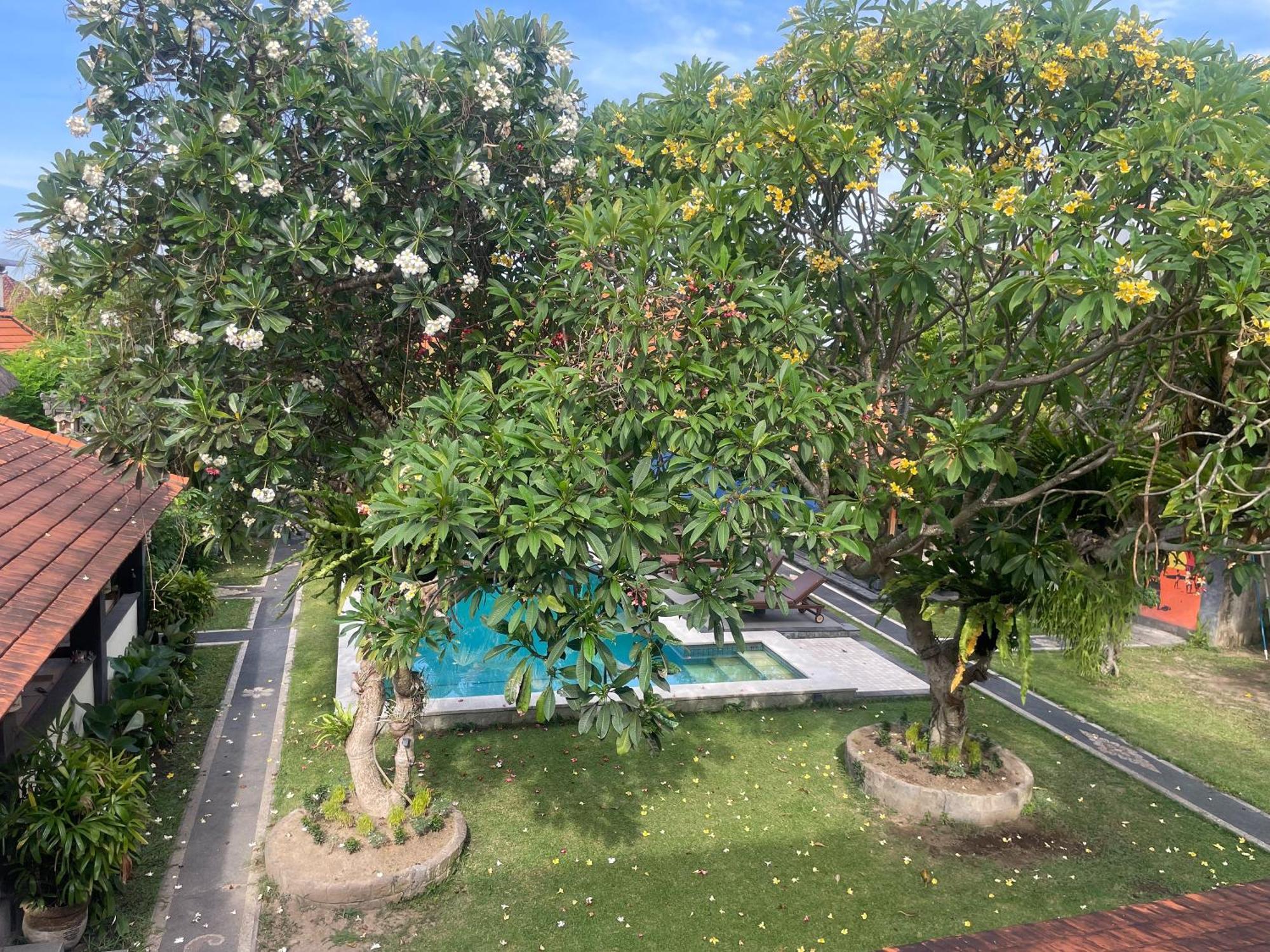 Graha Madesimon Hotel Ketewel Exterior photo