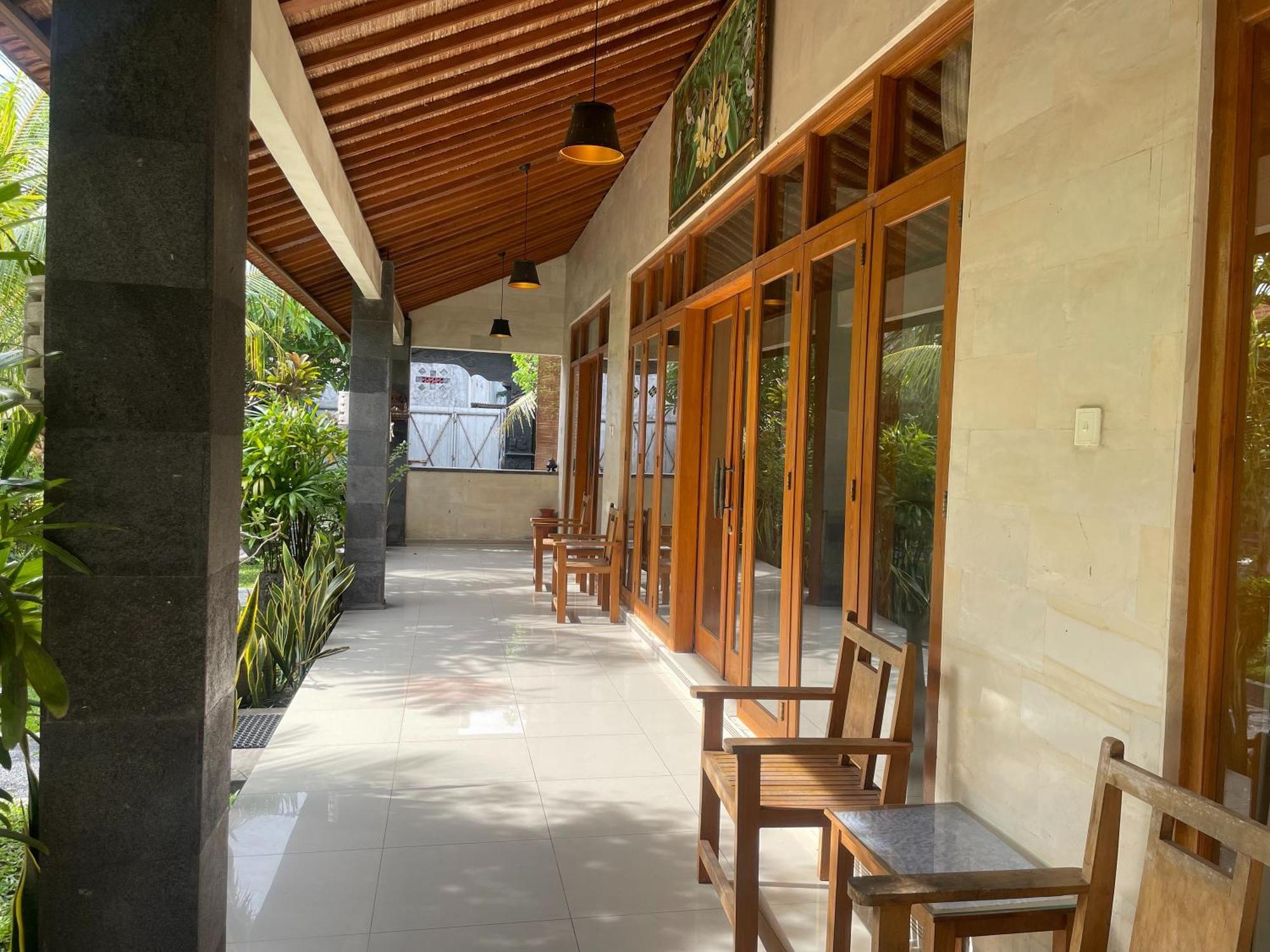Graha Madesimon Hotel Ketewel Exterior photo