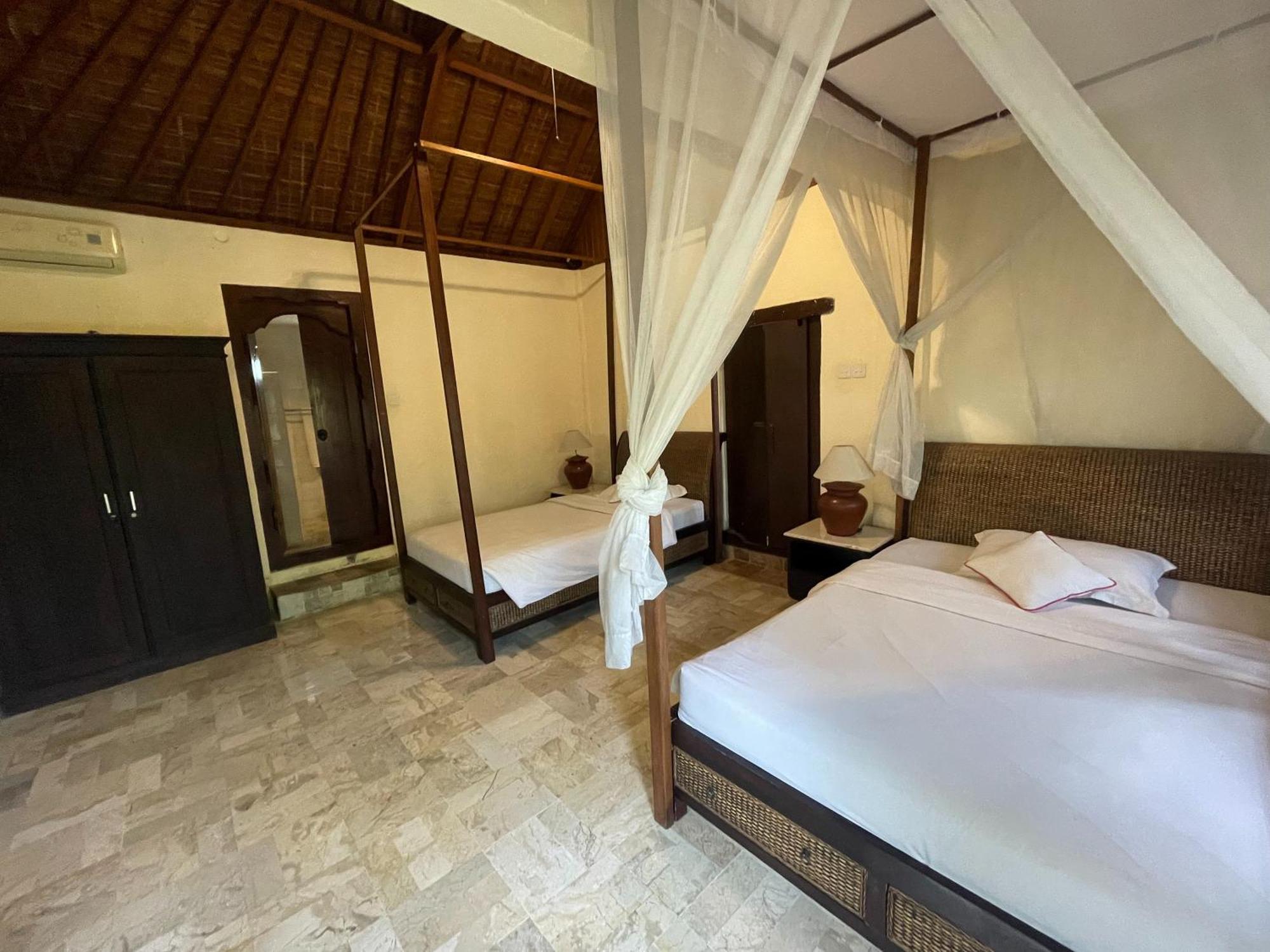 Graha Madesimon Hotel Ketewel Exterior photo