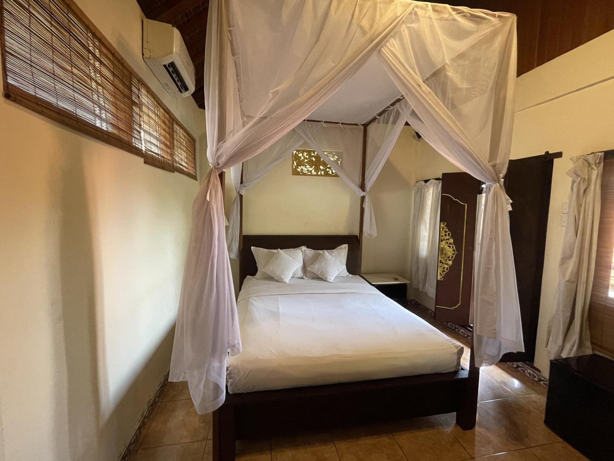 Graha Madesimon Hotel Ketewel Exterior photo