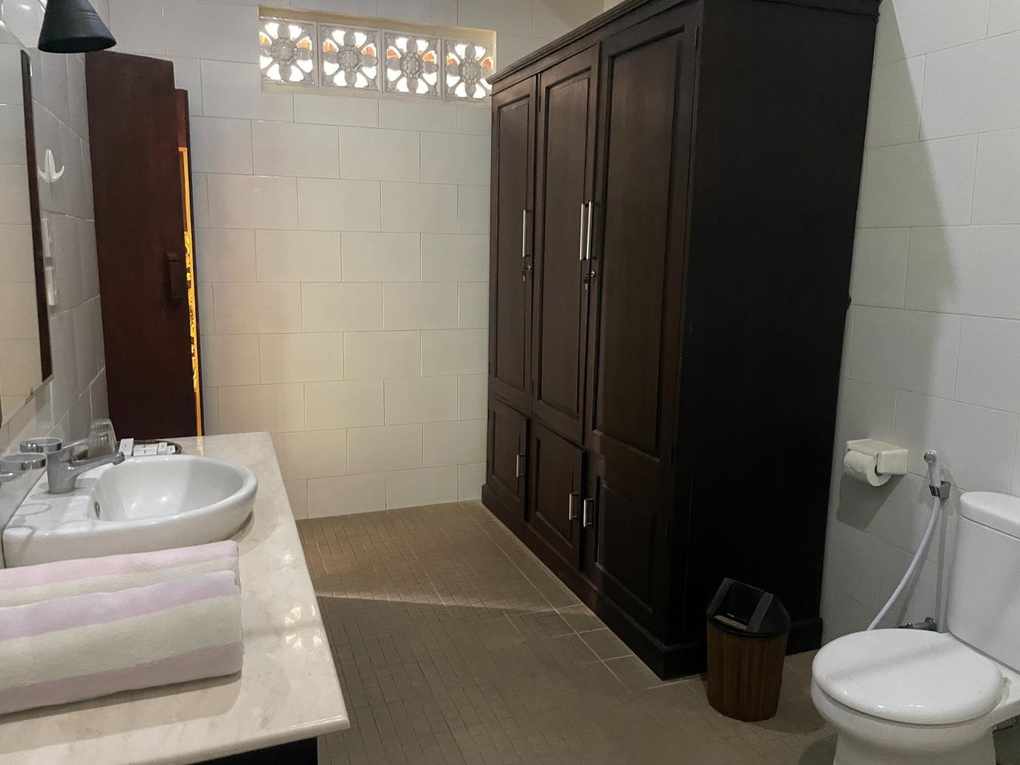 Graha Madesimon Hotel Ketewel Exterior photo